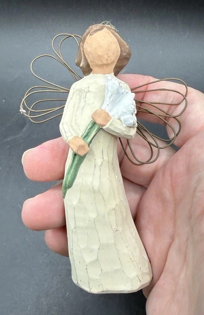 Willow Tree Angel Of Beauty Brown Hair Holding Flowers Demdaco Lordi #26016 -55D